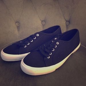 Black canvas sneakers